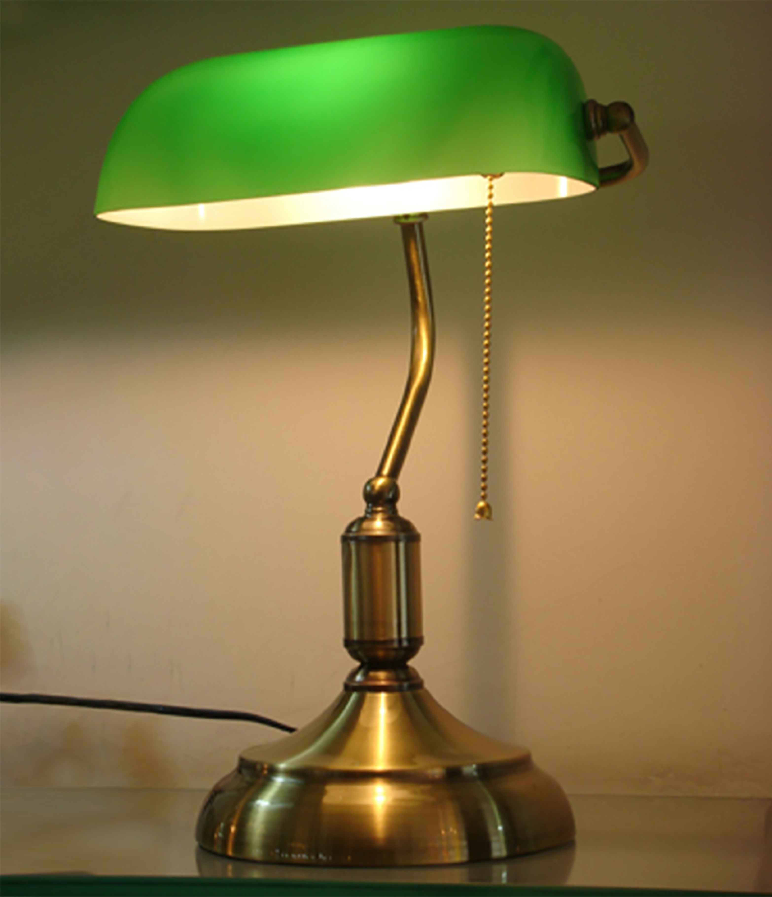CLASSICAL TABLE LAMP